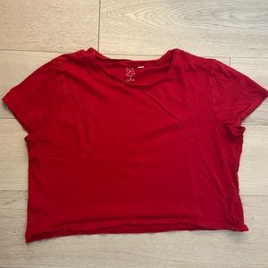 Cropped red tee